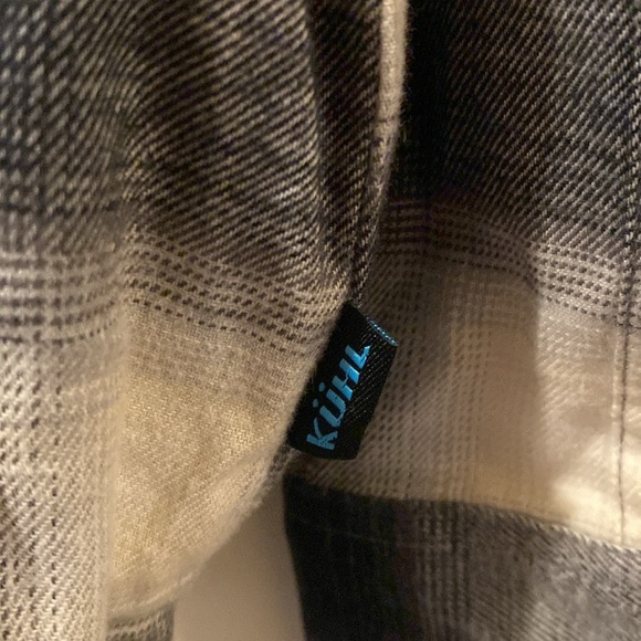 Kuhl Men's Black and White Plaid flannel button down shirt - size medium - Picture 8 of 8